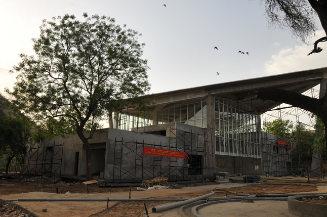 油漆無國界，互助友情漆