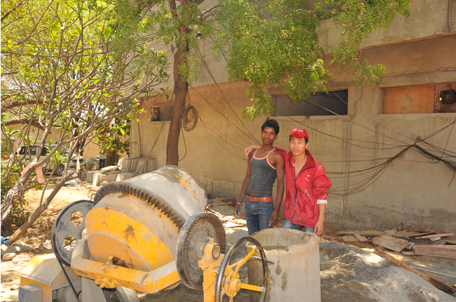 油漆無國界，互助友情漆