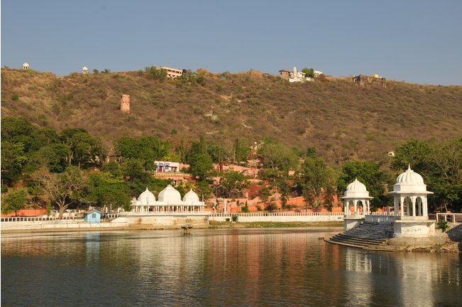 油漆無國界，互助友情漆