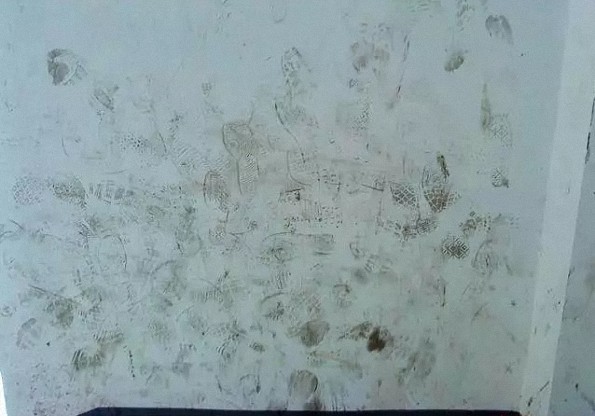 乳膠漆墻面腳印怎么去？友情漆為你出方案