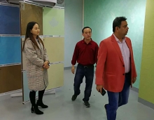 友情漆口碑傳四方 外國客商慕名來考察 友情漆口碑傳四方 外國客商慕名來考察